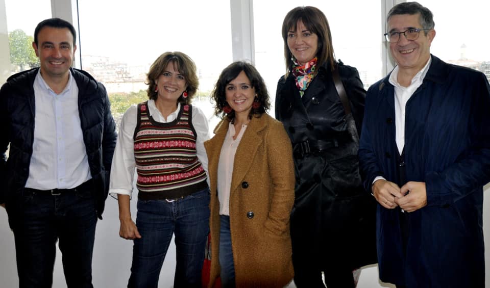 Mikel torres, acto en Portugalete con Dolores Delgado